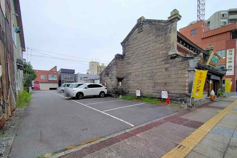 「福吉カフェ 旭橋本店」の駐車場の外観