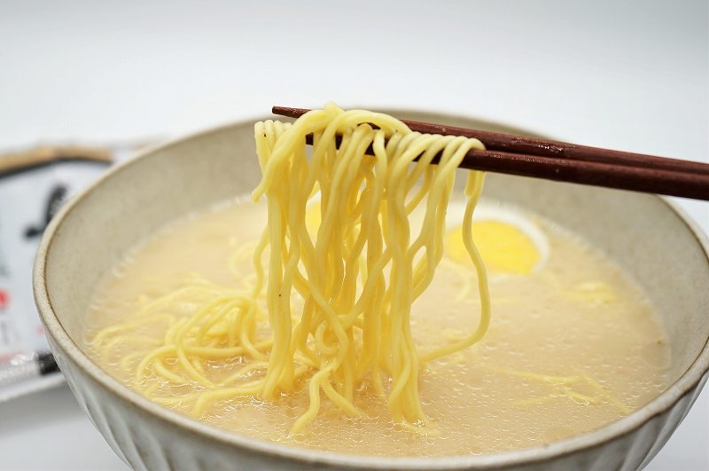 らーめん山頭火　旭川とんこつ塩ラーメン