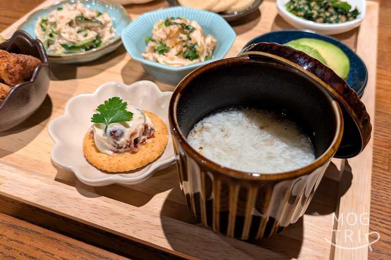 蝦夷前やきとりISMの「前菜盛り合わせ」